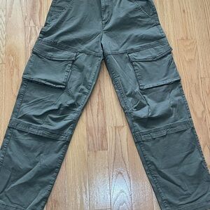 Size 09 olive green high rise cargo pants from garage